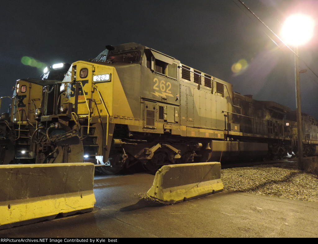 CSX 262 on I161